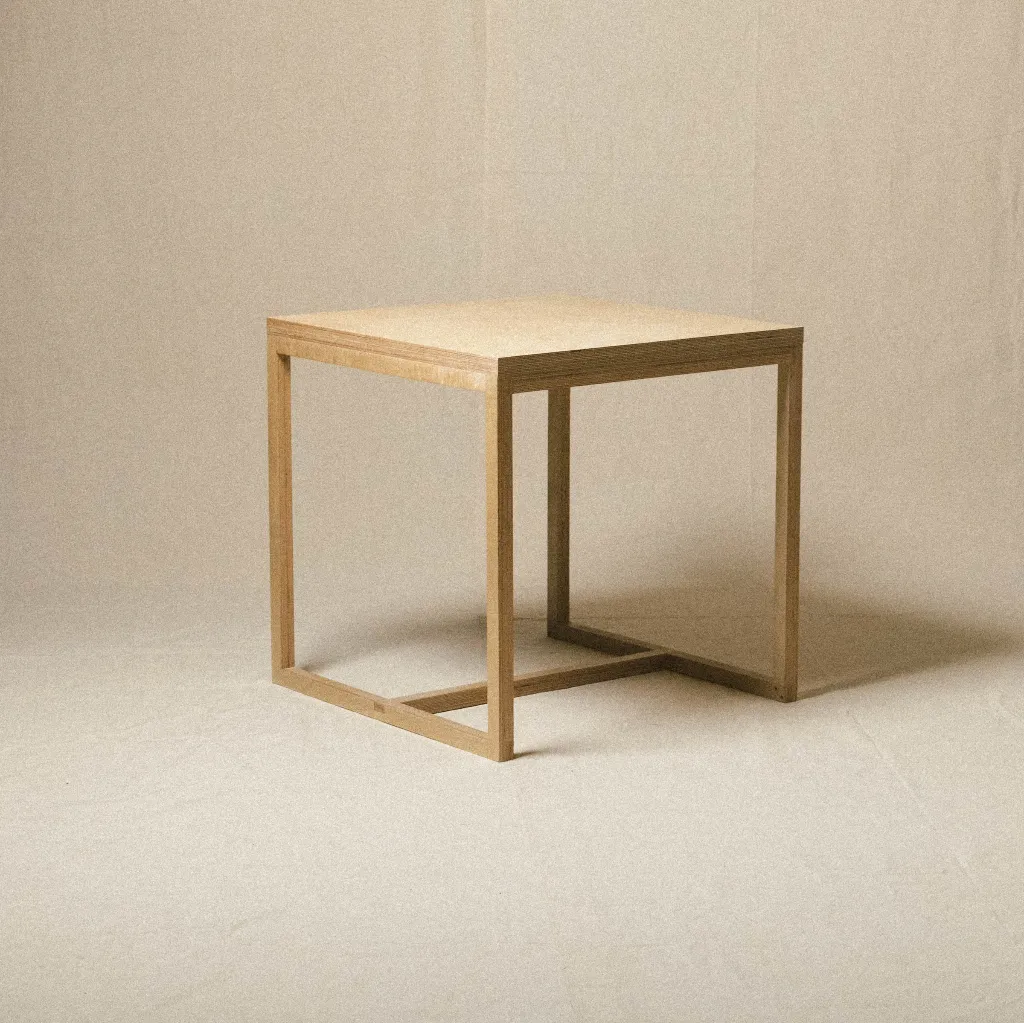 Bateen Table