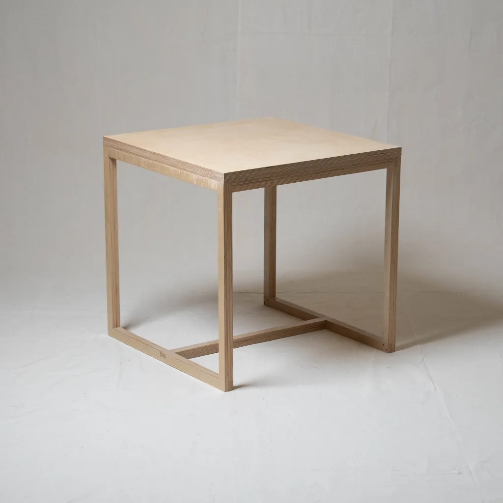 Bateen Table