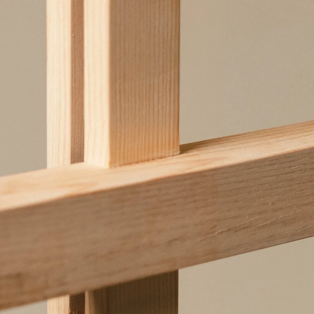 Leaning_Panel-3.webp